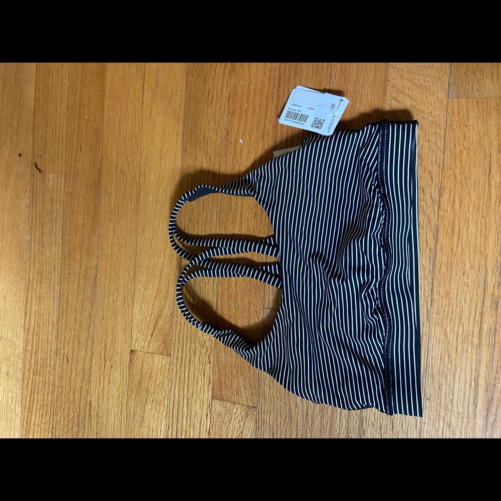 Lululemon energy bra size 4.